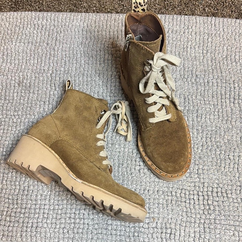 Dolce Vita Tan Combat Boots with Lug Sole